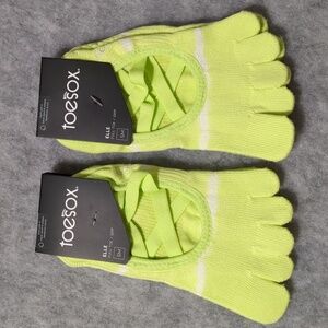 Toesox Lot Of 2 Full Toe Elle Pride Grip Women's Socks Size Small (6-8)